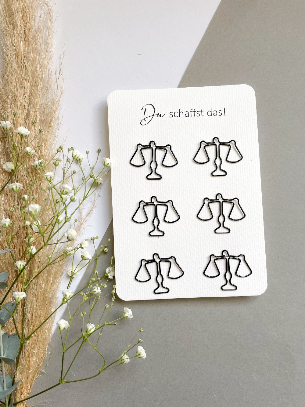 Jura Büroklammern in Waagenform aus Metall – Geschenk für Referendarinnen