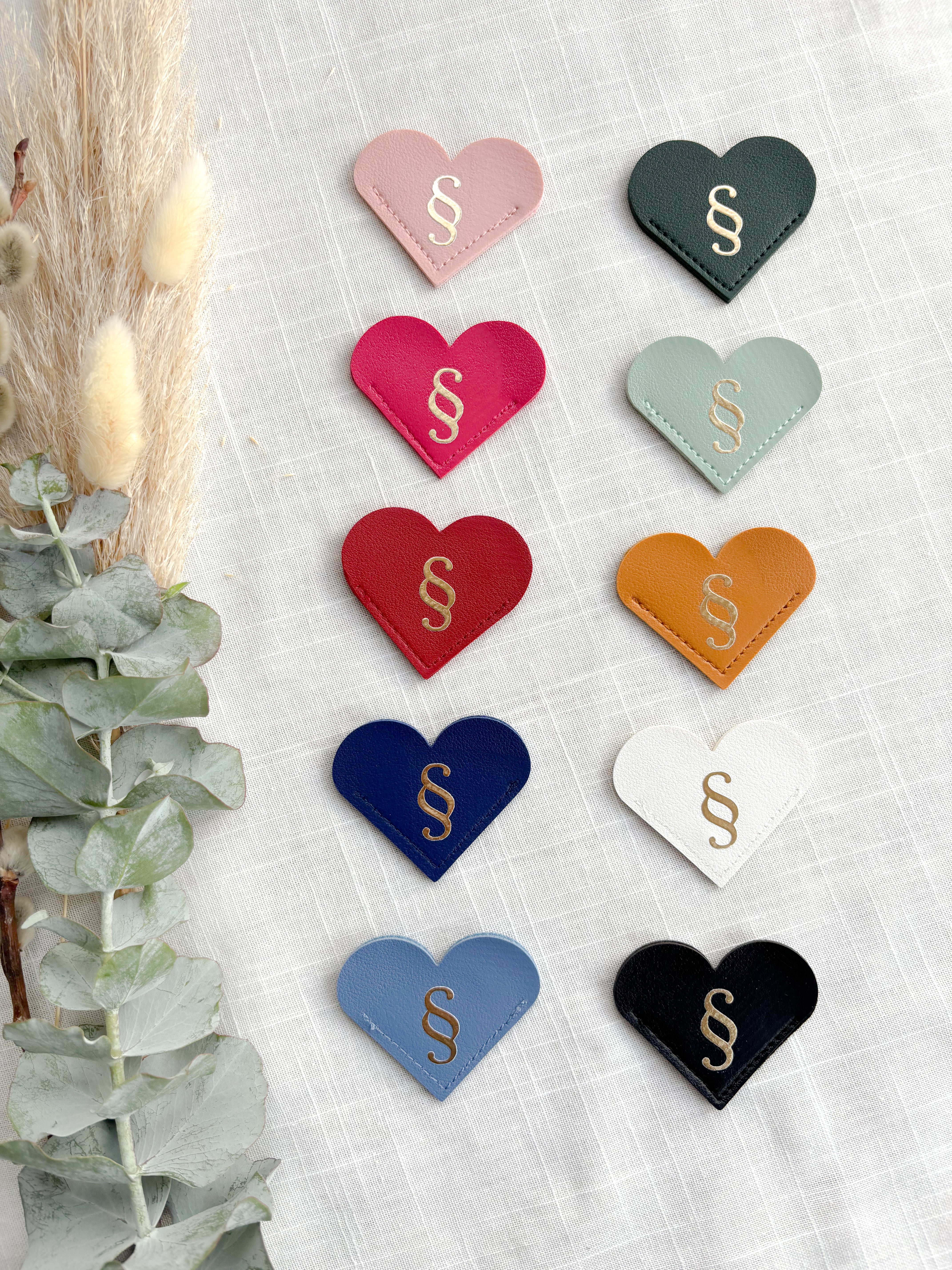 Lesezeichen Herz „Jura-Symbole“ ⚖️ – Geschenk für Juristen, Anwälte, Richter & Studierende | PU-Leder mit Goldveredelung