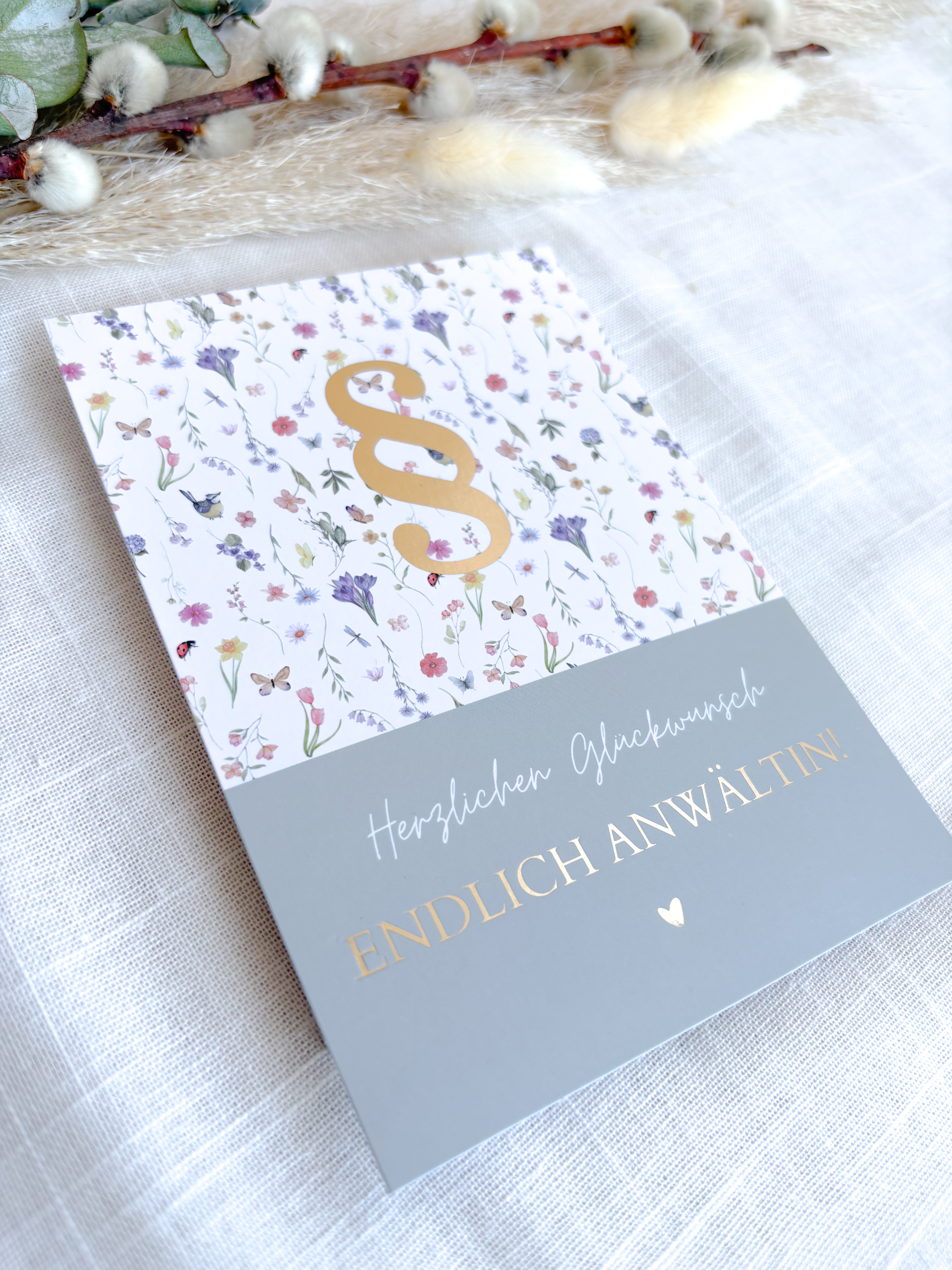 Postkarte „Endlich Anwältin“ – Jura Examensgeschenk | DIN A6 mit Goldfolie