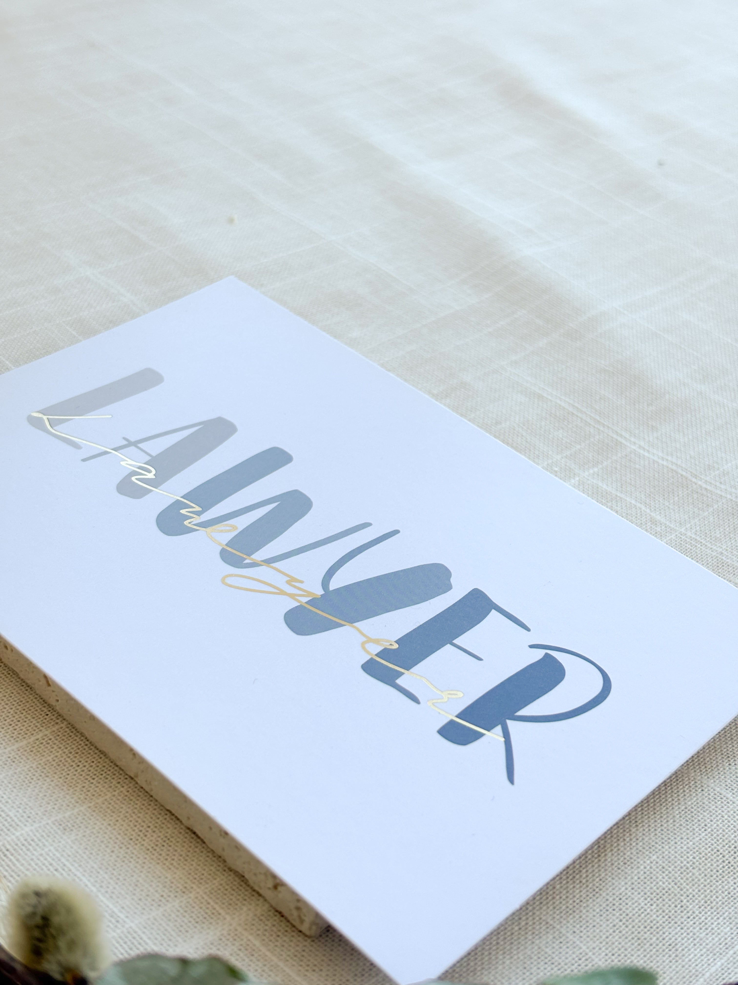 Postkarte „Lawyer“ – Geschenkidee für Jurist:innen & Anwälte | DIN A6 mit Goldfolie