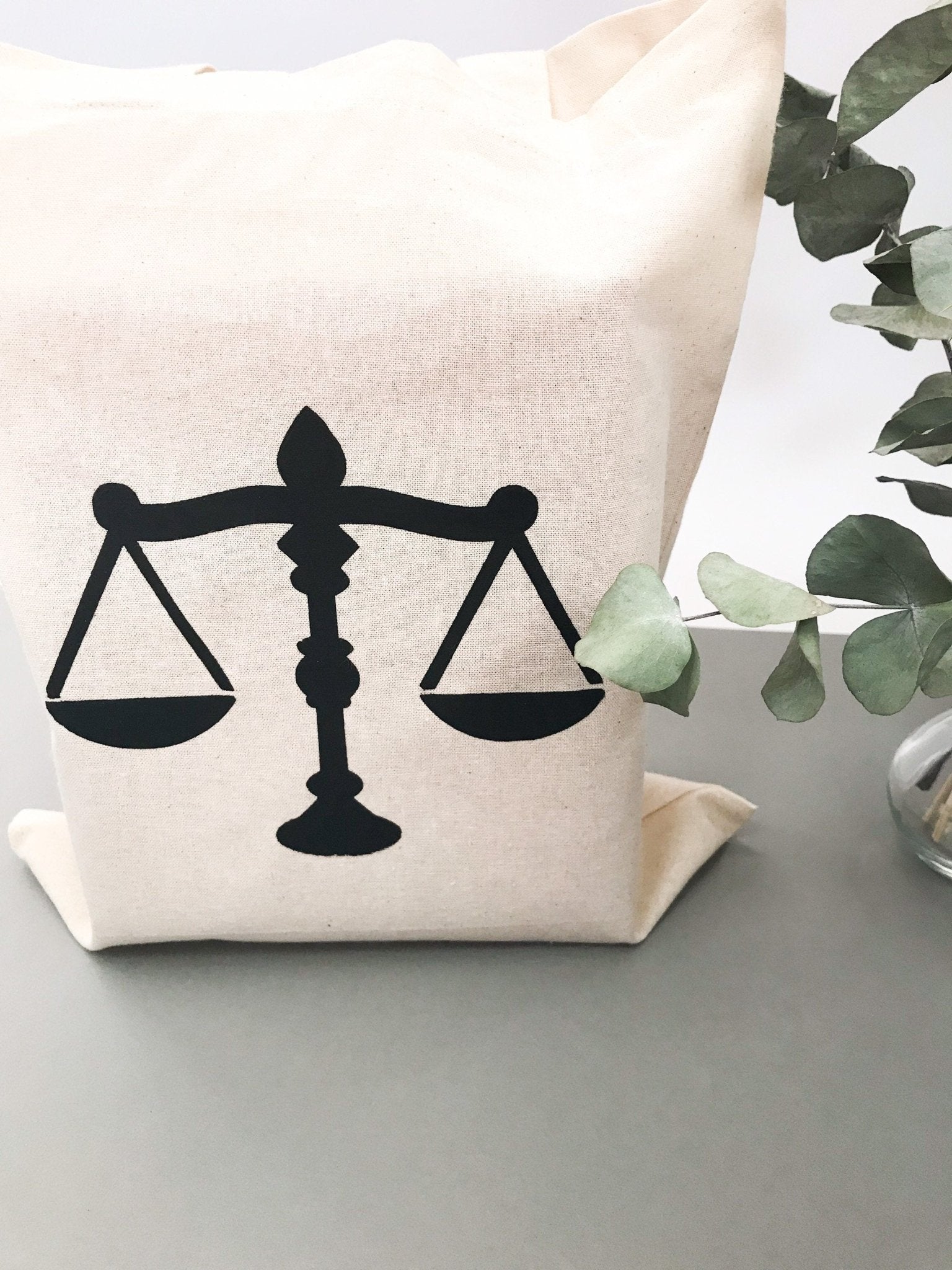 Baumwolltasche - Jutebeutel für Juristen mit Paragraphen und Gerechtigkeitswaage