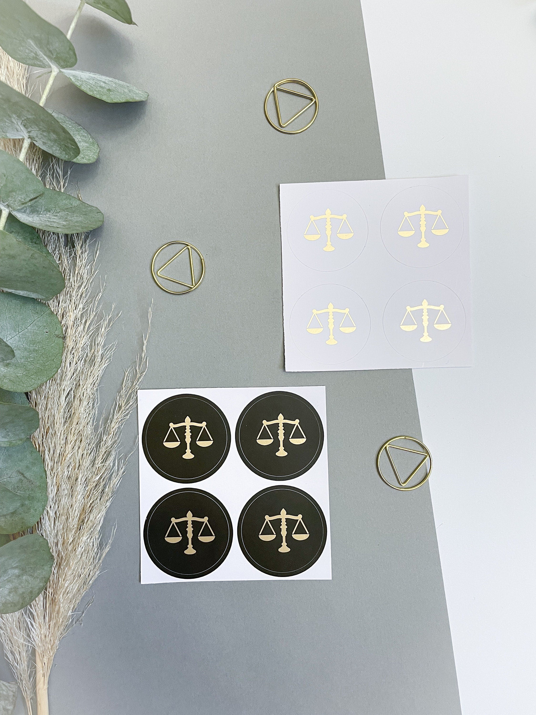 4 Aufkleber - Gerechtigkeitswaage, Geschenk für Juristen, Anwälte, Jurastudenten, Rechtswissenschaft