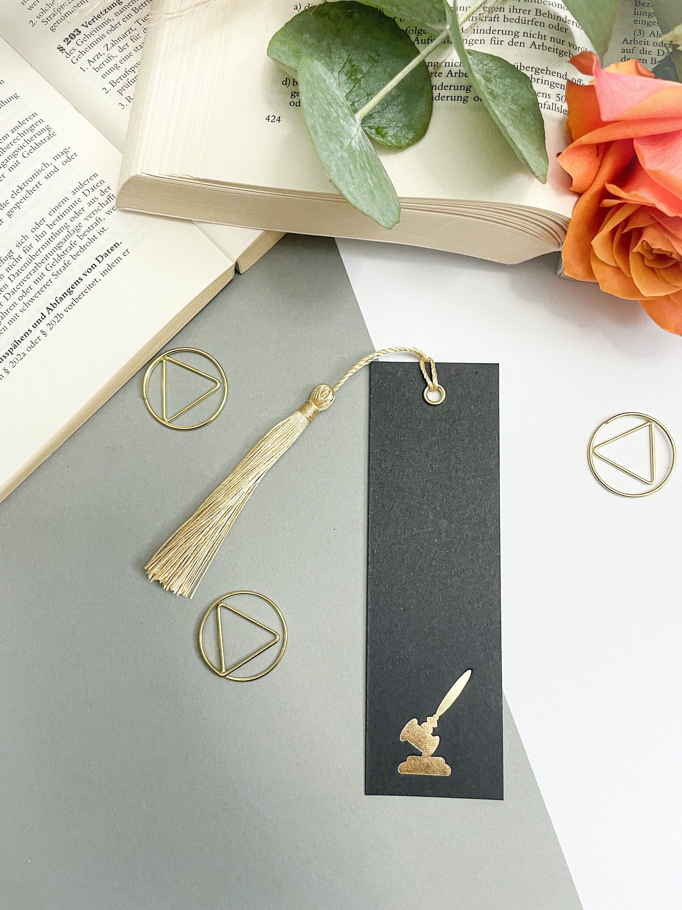 Lesezeichen Schwarz /Gold - Geschenk für Juristen, Jura, Anwälte, Jurastudenten, Richter, Rechtswissenschaften