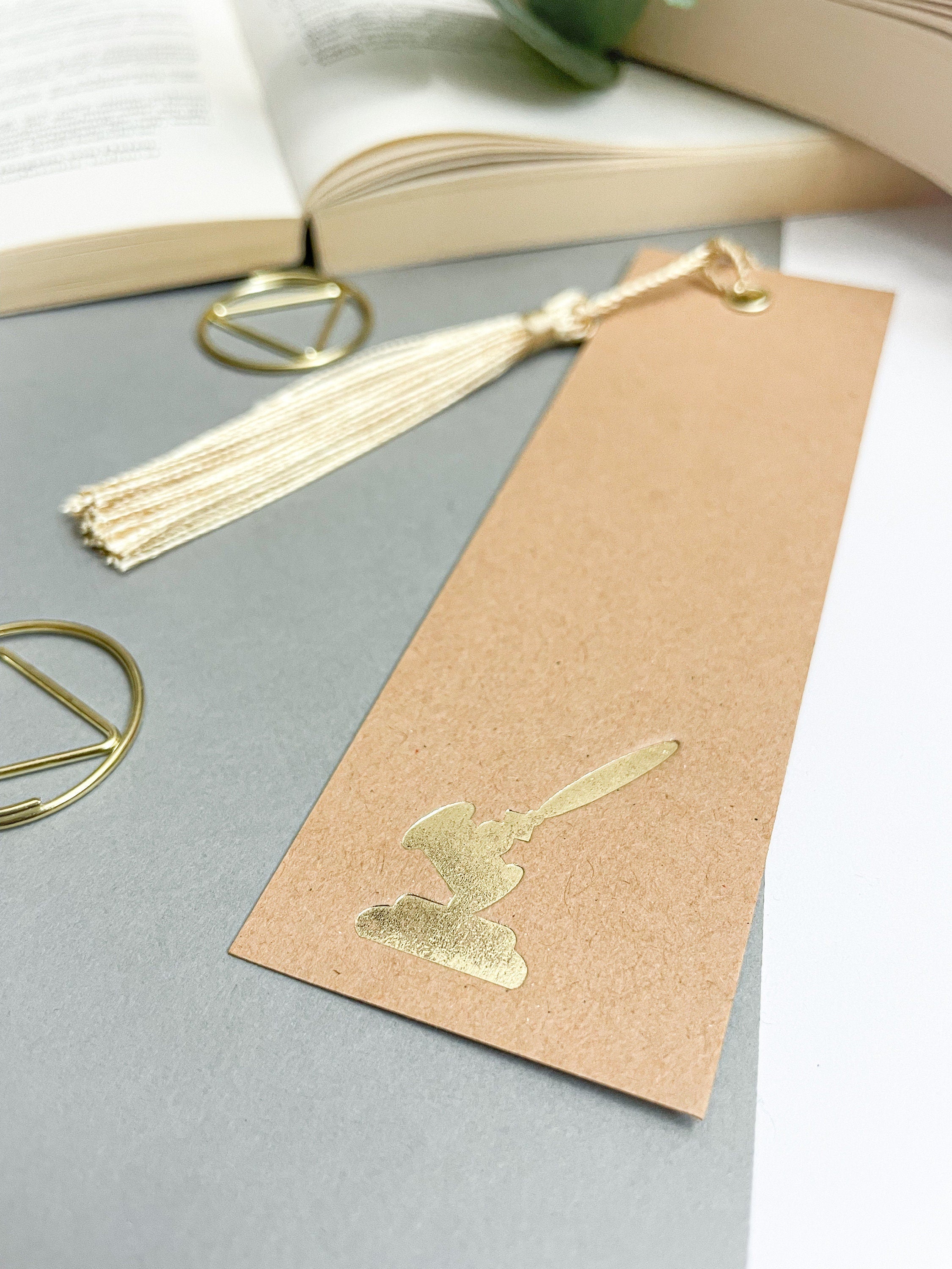 Lesezeichen Kraftpapier/ Gold - Geschenk für Juristen, Anwälte, Jurastudenten, Richter, Rechtswissenschaften