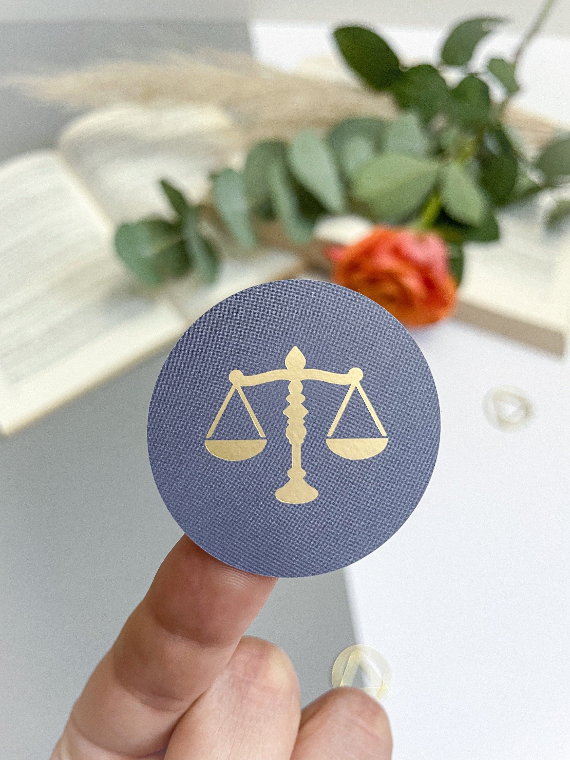 4 Aufkleber - Gerechtigkeitswaage - Blau MIX - Geschenk für Juristen, Anwälte, Jurastudenten, Rechtswissenschaften