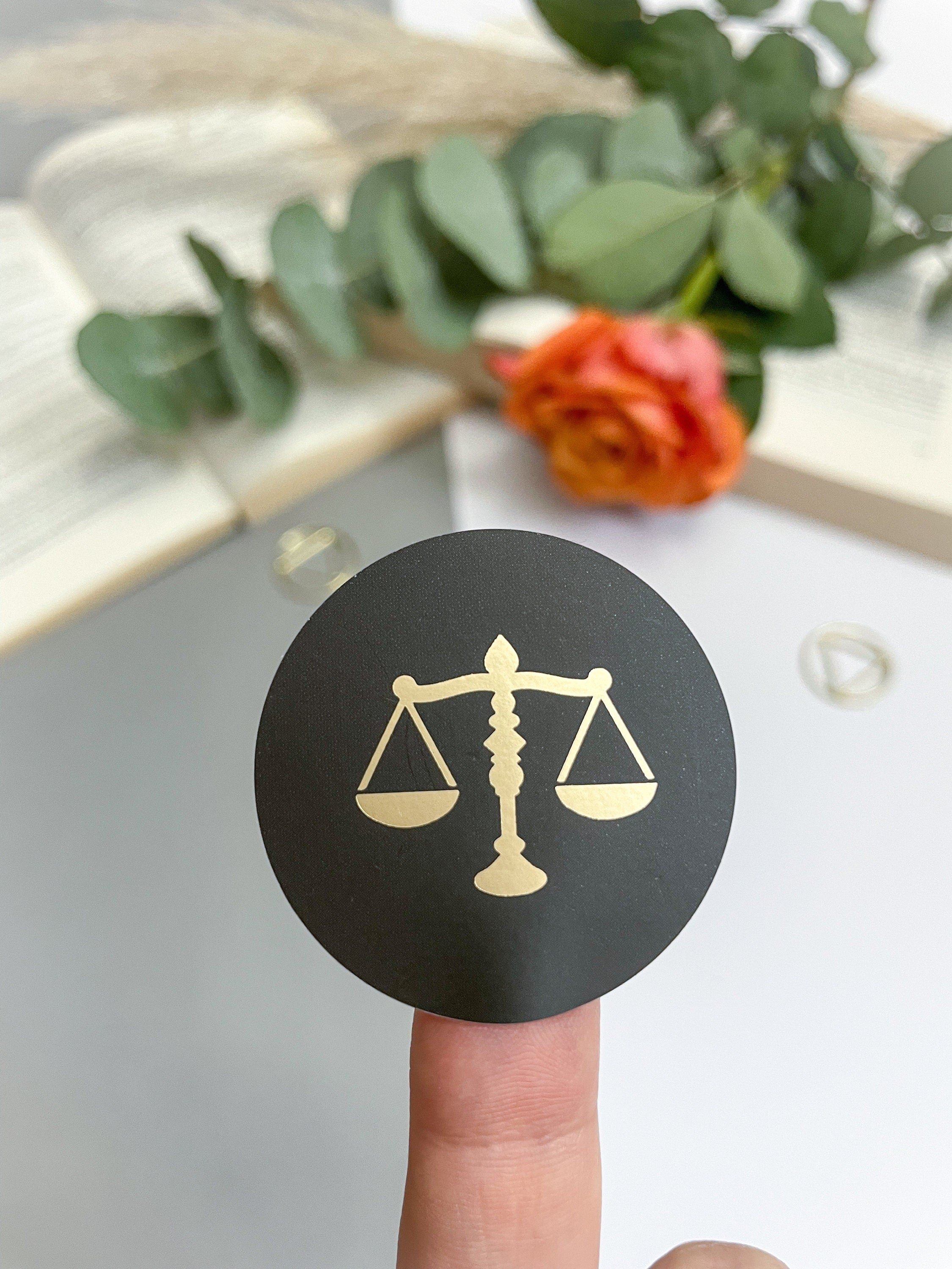 4 Aufkleber - Gerechtigkeitswaage, Geschenk für Juristen, Anwälte, Jurastudenten, Rechtswissenschaft