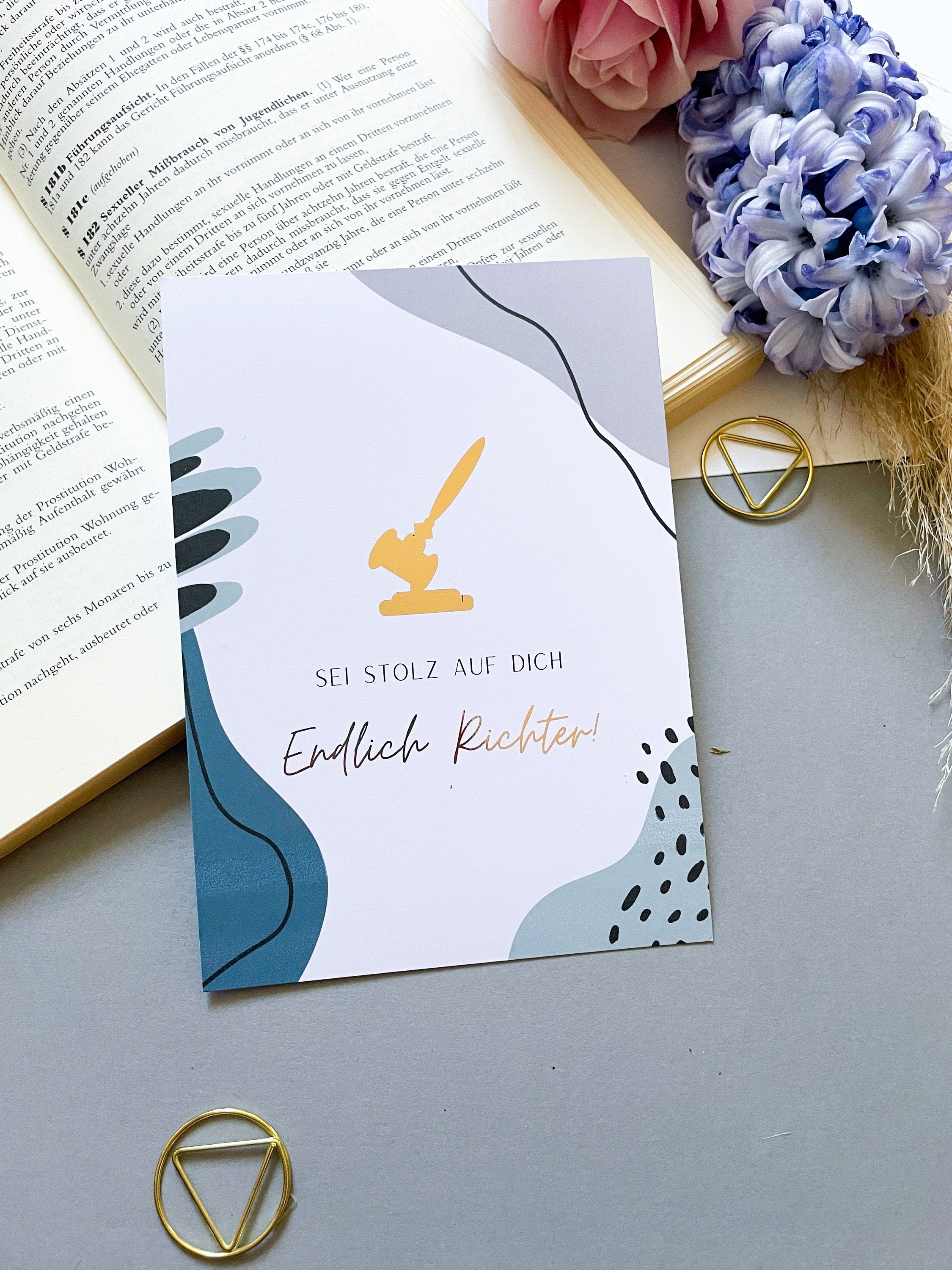 Endlich Richter Postkarte - Juristische Karte für neue Richter oder angehende Richter - English - Finally a Judge