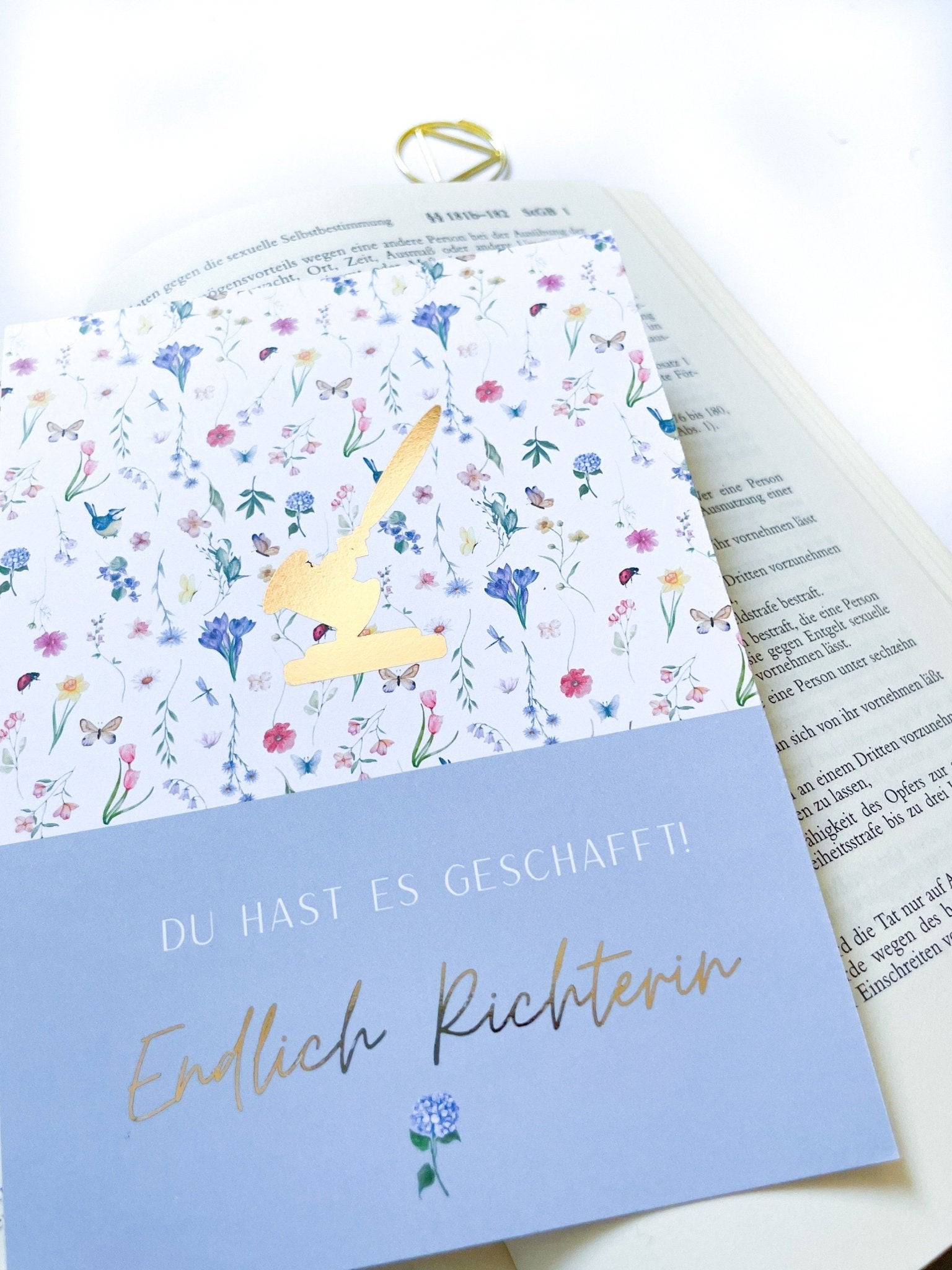 Endlich Richterin Postkarte - Für jede frisch ernannte Richterin - English: Finally a Judge