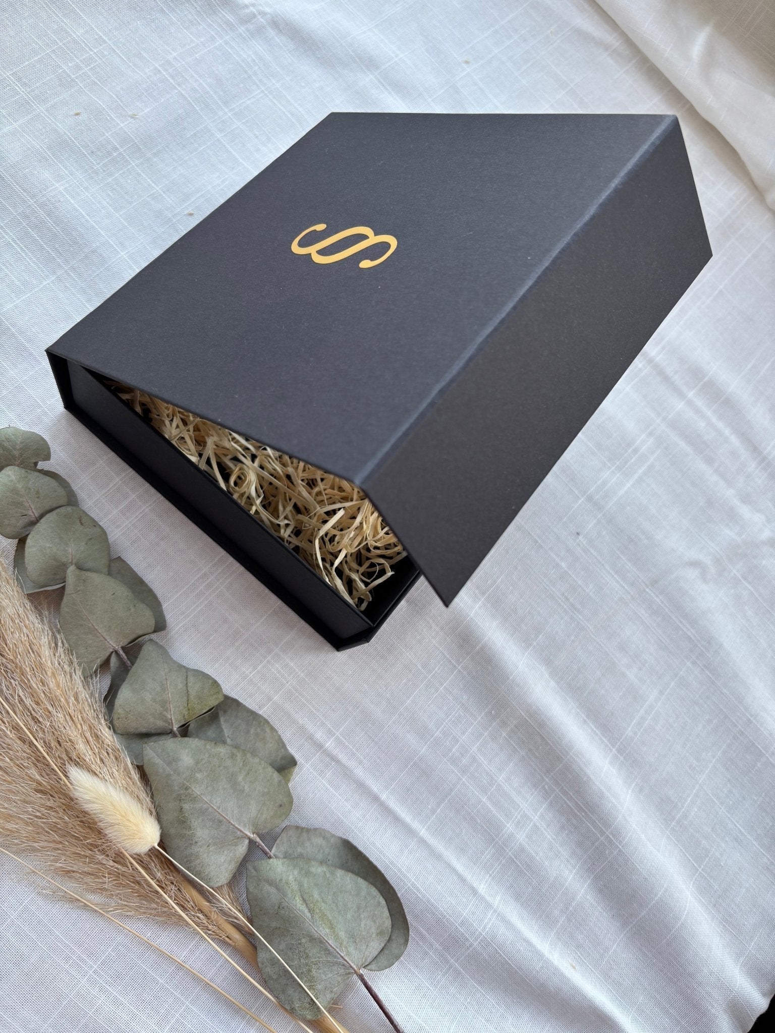 Jura Geschenkbox mit Magnetverschluss und Goldprägung – Geschenk für Jurastudenten